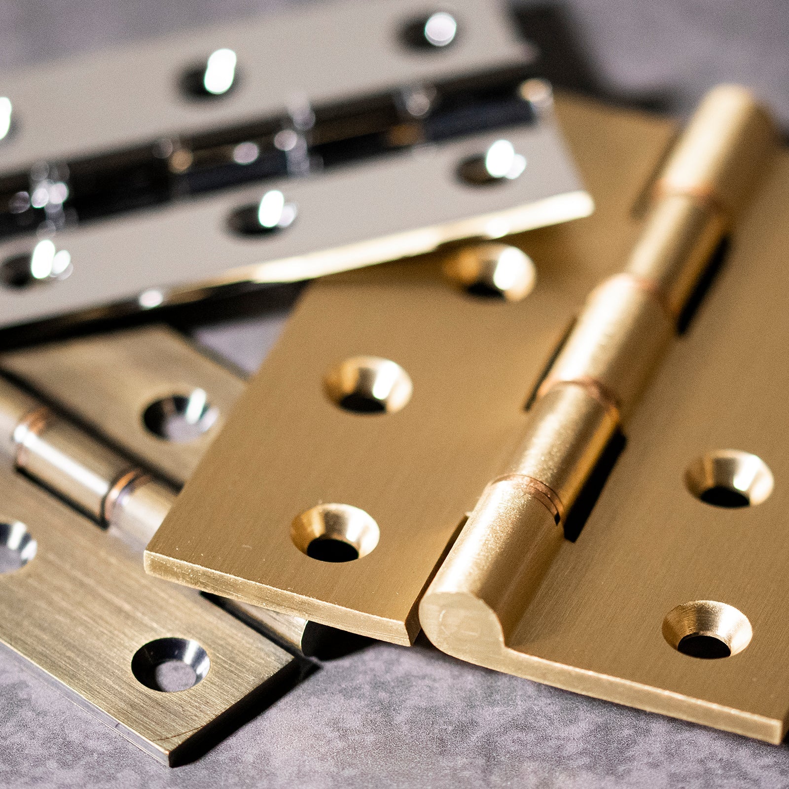 Heavy Duty Hinges: Choosing the Right Solution for Long-Lasting Performance