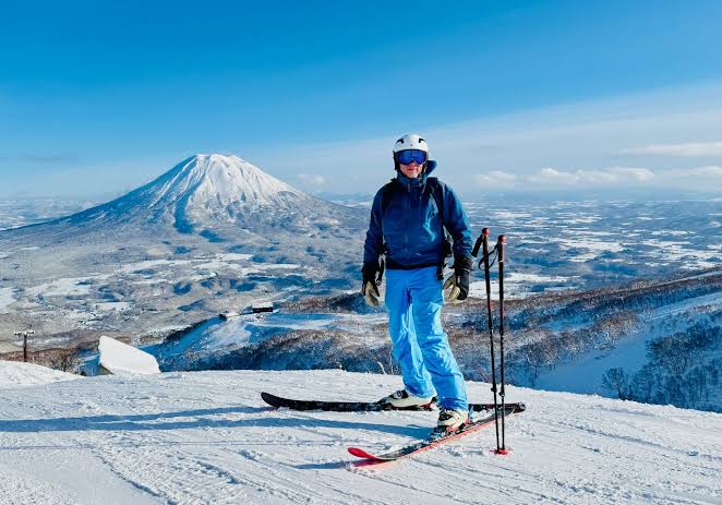 What Are the Best Skis for Japan Powder Tours?