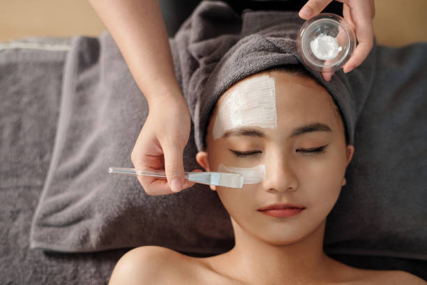 Steps Involved in Deep Cleansing Facial Process for Combination Skin