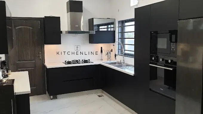What to Know Before Hiring Kitchen Contractors in Lahore