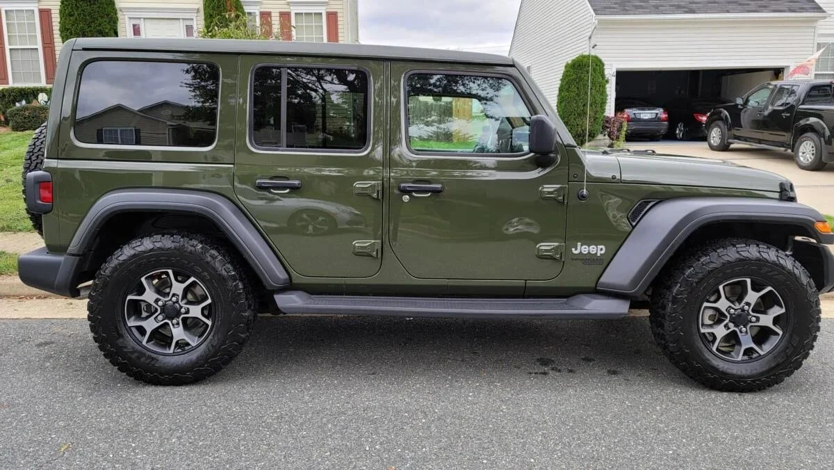 The Benefits of Paint Decontamination During Car Detailing