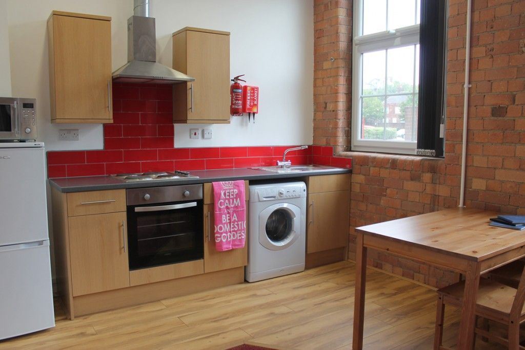 Find 2 Bedroom Student Houses in Nottingham at Prime Locations
