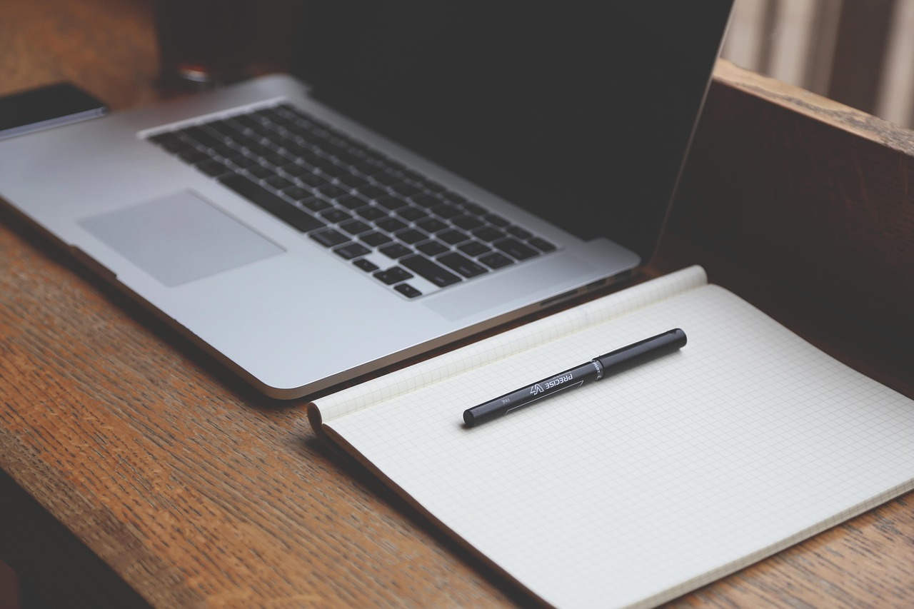 Why Insurance Affiliate Advertising Works Differently Than Banking
