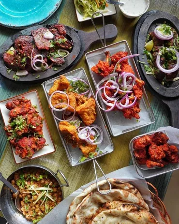 Family Restaurant Windsor Ontario: Does Zauq Deserve the Title?